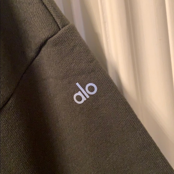 Alo Yoga peak cropped hoodie - Picture 4 of 11